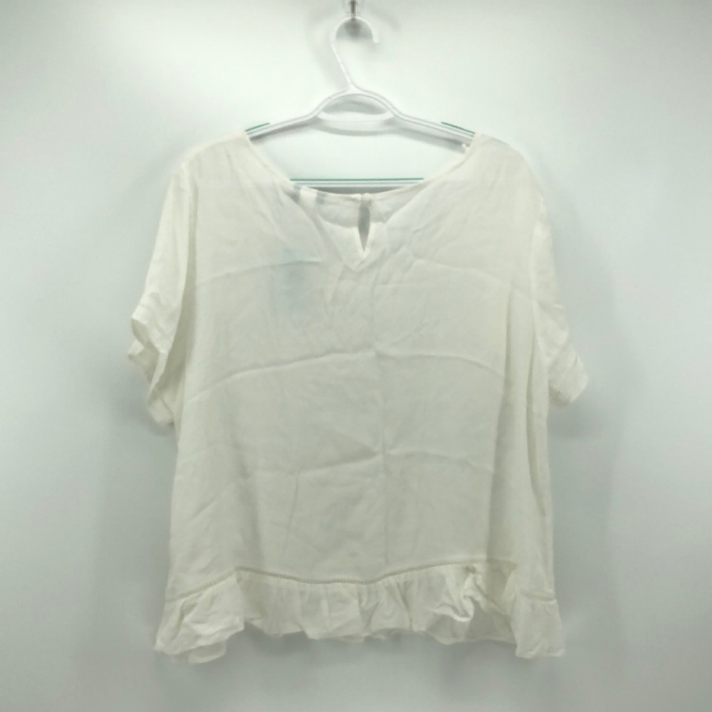 Torrid Cream Ruffle Hem Top - Picture 4 of 5